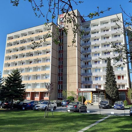 Отель Studentsky Domov B31 Прешов Экстерьер фото